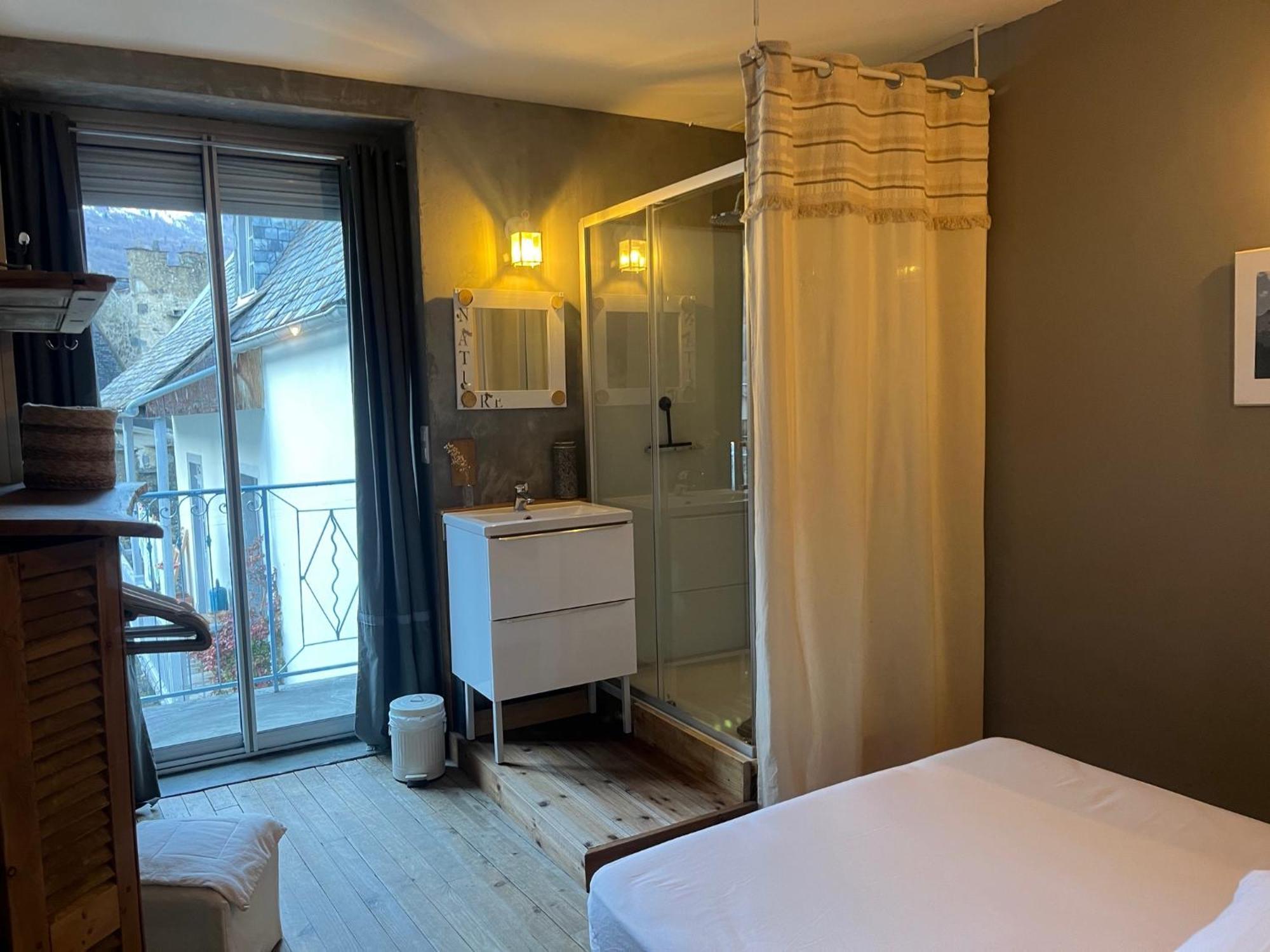Les Remparts Apartman Luz-Saint-Sauveur Szoba fotó